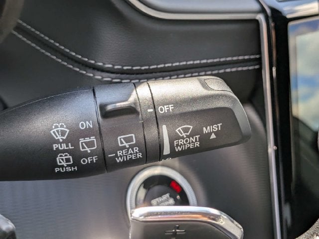 2027 Jeep Grand Cherokee Laredo