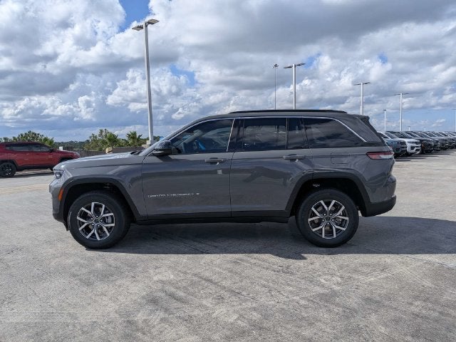 2027 Jeep Grand Cherokee Laredo
