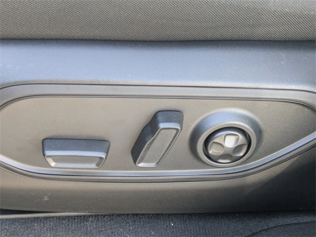 2025 Jeep Grand Cherokee Base