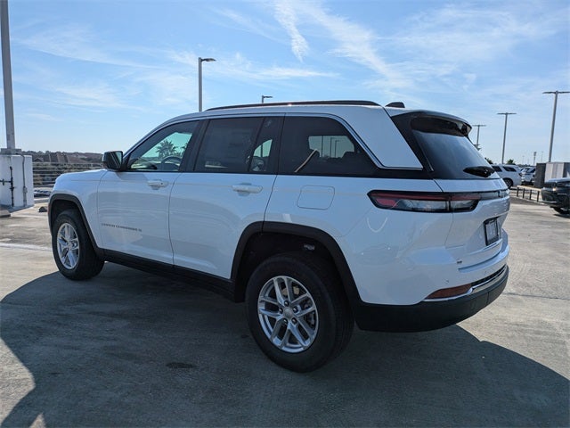 2025 Jeep Grand Cherokee Base