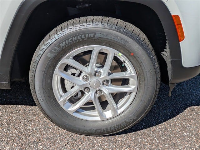 2025 Jeep Grand Cherokee Base