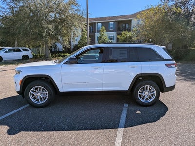 2025 Jeep Grand Cherokee Base