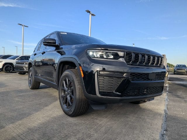 2027 Jeep Grand Cherokee Laredo Altitude