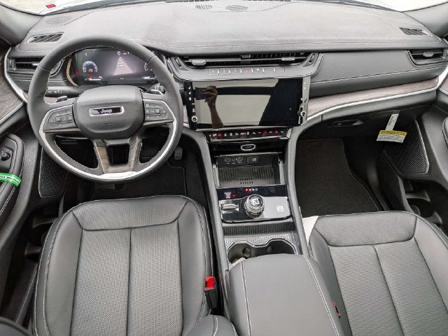 2027 Jeep Grand Cherokee Limited Reserve