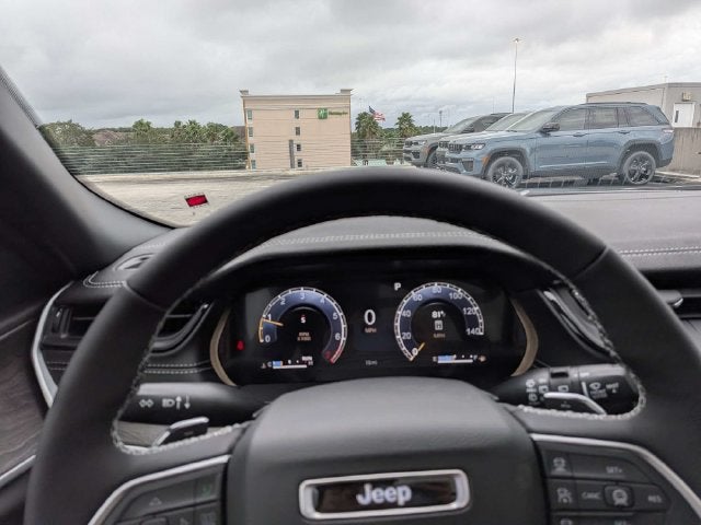 2027 Jeep Grand Cherokee Limited Reserve
