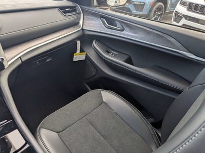 2027 Jeep Grand Cherokee L Laredo Altitude