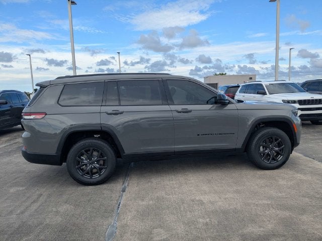 2027 Jeep Grand Cherokee L Laredo Altitude