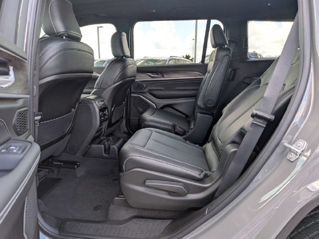 2027 Jeep Grand Cherokee L Limited Reserve