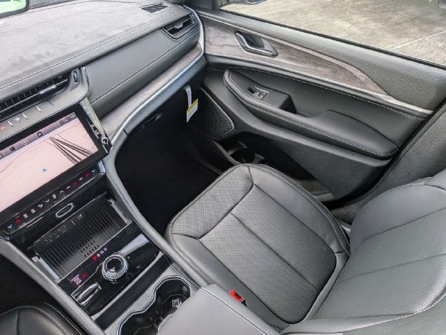 2027 Jeep Grand Cherokee L Limited Reserve