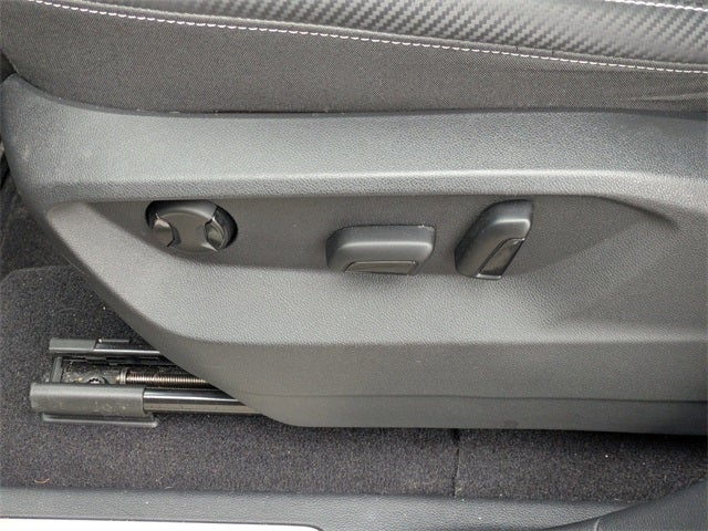 2021 Volkswagen Atlas Cross Sport 3.6L V6 SE w/Technology R-Line