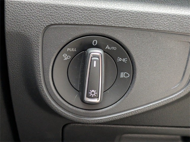 2021 Volkswagen Atlas Cross Sport 3.6L V6 SE w/Technology R-Line