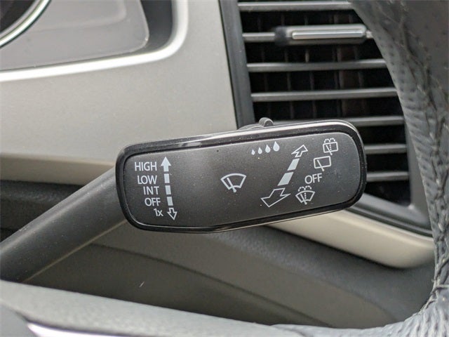 2021 Volkswagen Atlas Cross Sport 3.6L V6 SE w/Technology R-Line