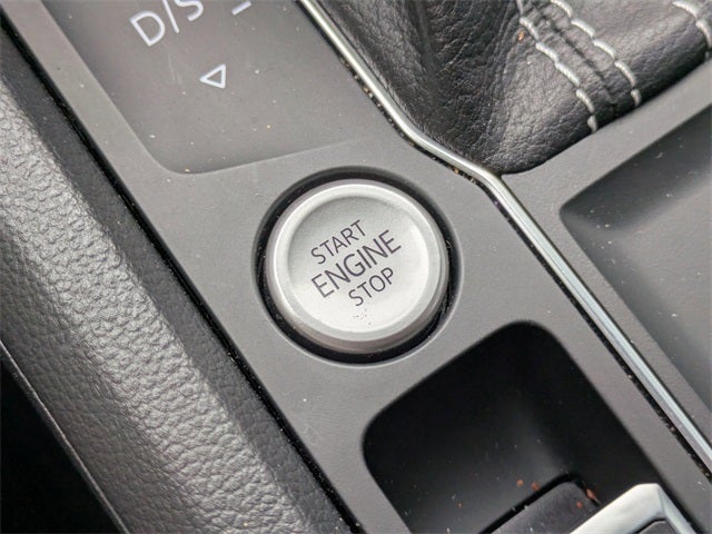 2021 Volkswagen Atlas Cross Sport 3.6L V6 SE w/Technology R-Line