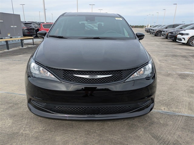 2026 Chrysler Voyager LX
