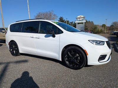 2025 Chrysler Pacifica Limited
