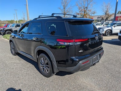 2023 Nissan Pathfinder SV