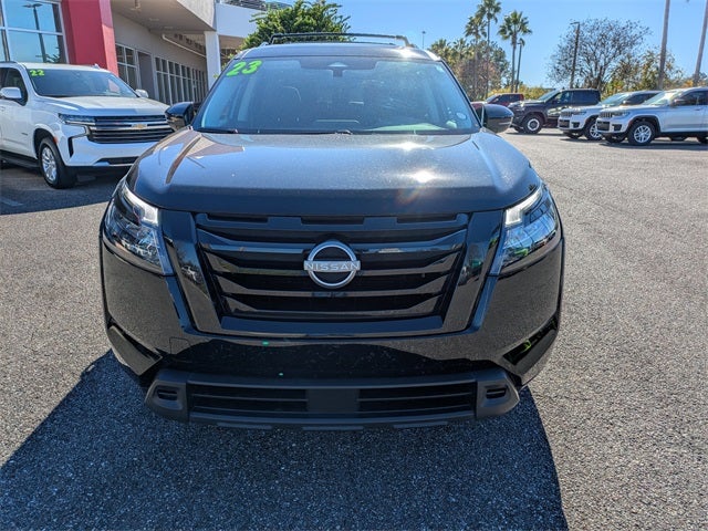 2023 Nissan Pathfinder SV