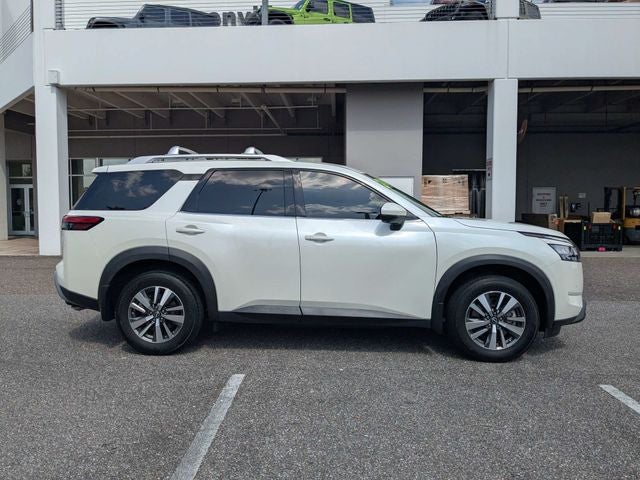 2024 Nissan Pathfinder SL