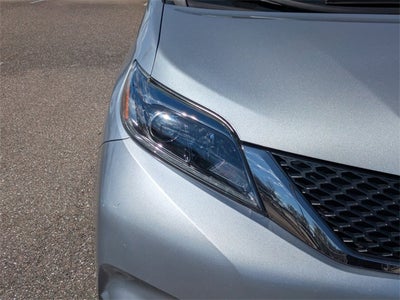 2017 Toyota Sienna SE 8 Passenger