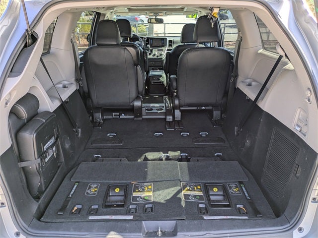 2017 Toyota Sienna SE 8 Passenger