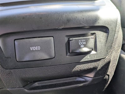 2017 Toyota Sienna SE 8 Passenger