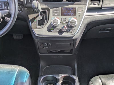 2017 Toyota Sienna SE 8 Passenger