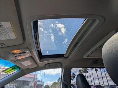 2017 Toyota Sienna SE 8 Passenger