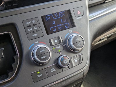 2017 Toyota Sienna SE 8 Passenger