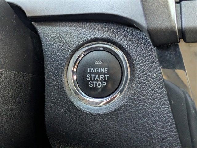 2017 Toyota Sienna SE 8 Passenger