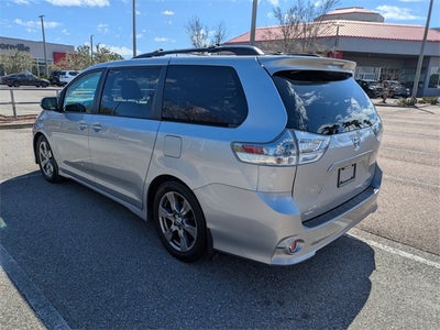 2017 Toyota Sienna SE 8 Passenger