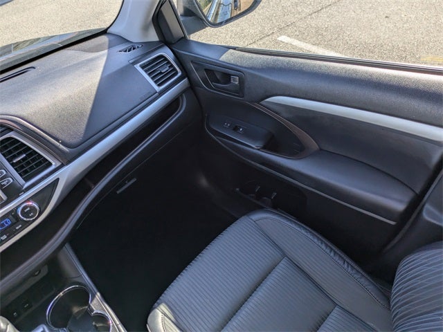 2018 Toyota Highlander Base