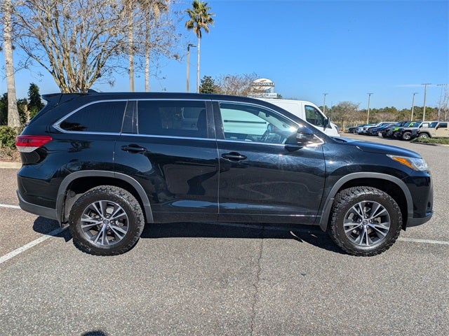 2018 Toyota Highlander Base