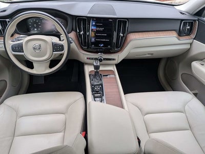 2021 Volvo XC60 T5 Momentum
