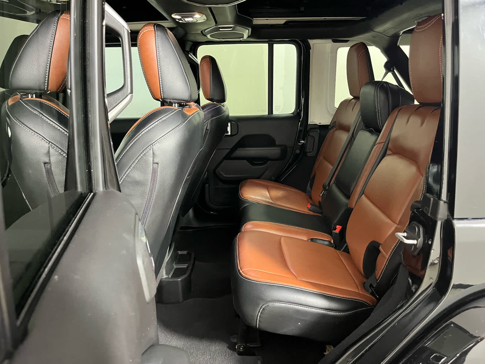 2020 Jeep Wrangler Unlimited Sahara Altitude