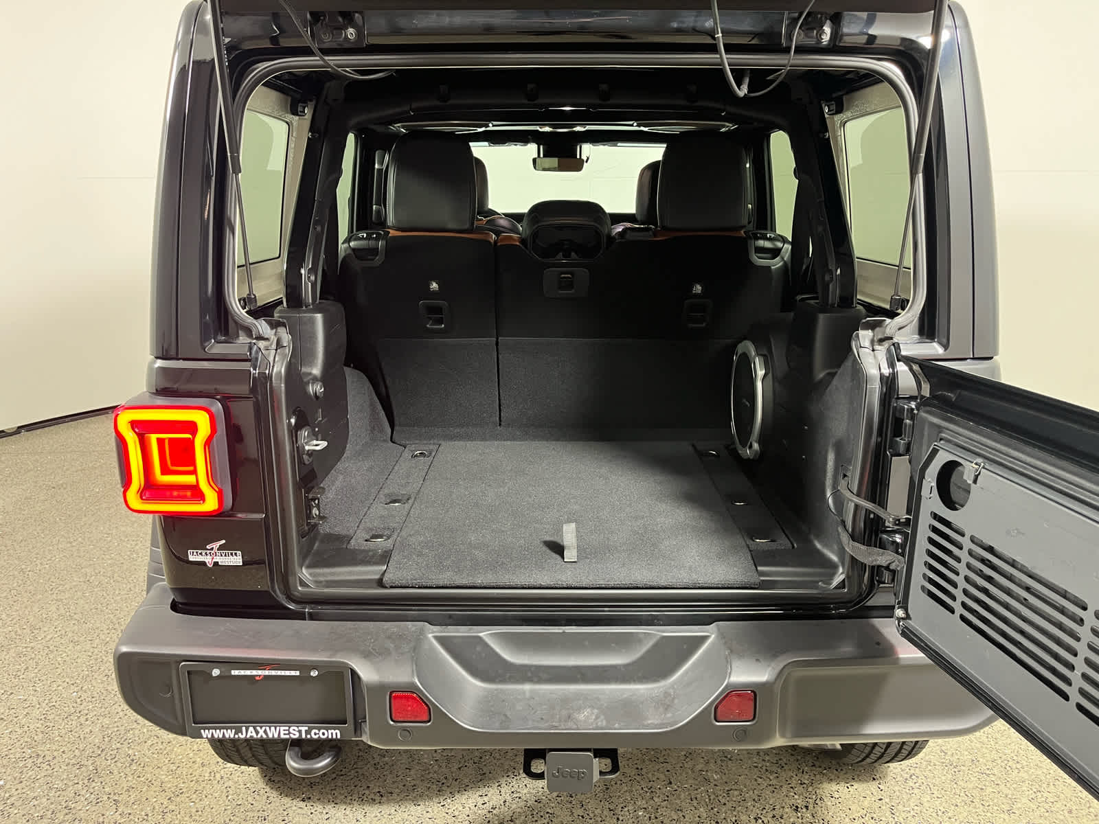 2020 Jeep Wrangler Unlimited Sahara Altitude