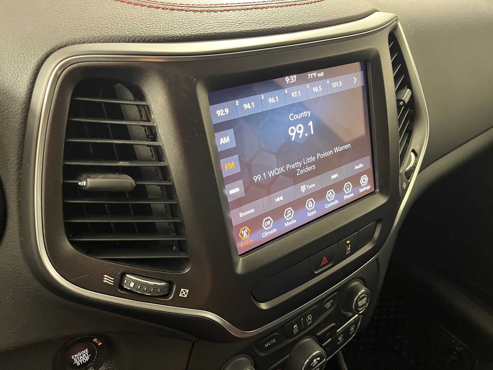 2022 Jeep Cherokee Trailhawk