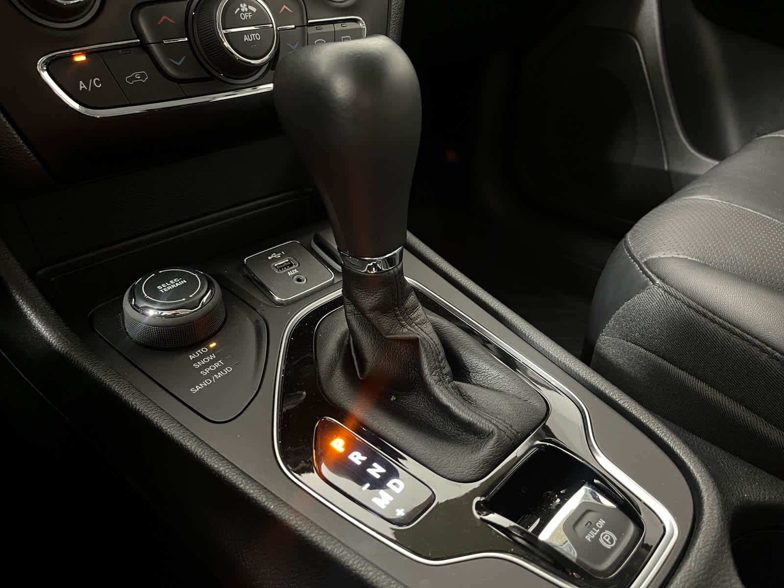 2023 Jeep Cherokee Altitude Lux