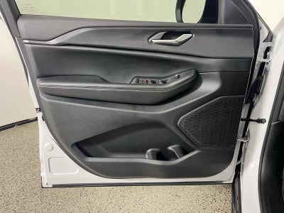 2023 Jeep Grand Cherokee Laredo 4x2