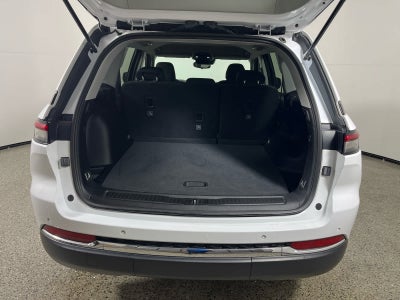 2023 Jeep Grand Cherokee Laredo 4x2