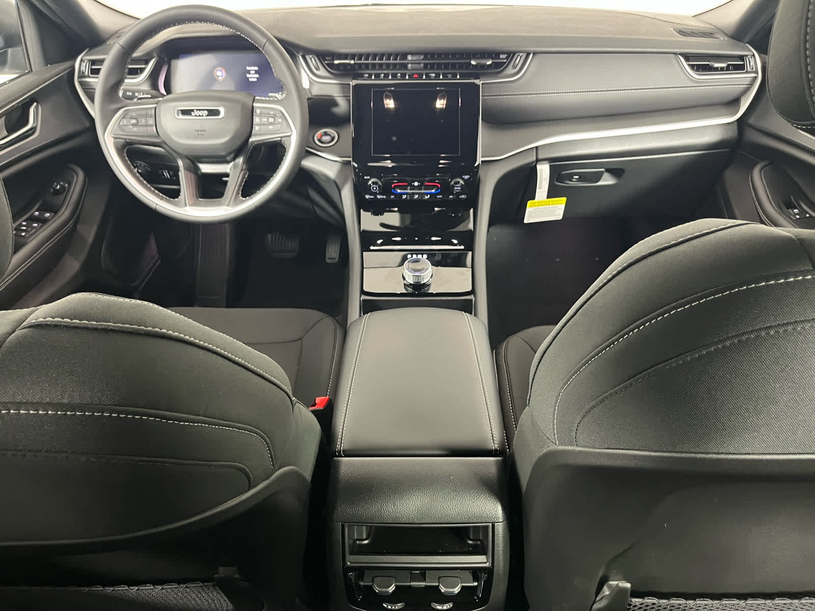 2025 Jeep Grand Cherokee GRAND CHEROKEE LAREDO X 4X2