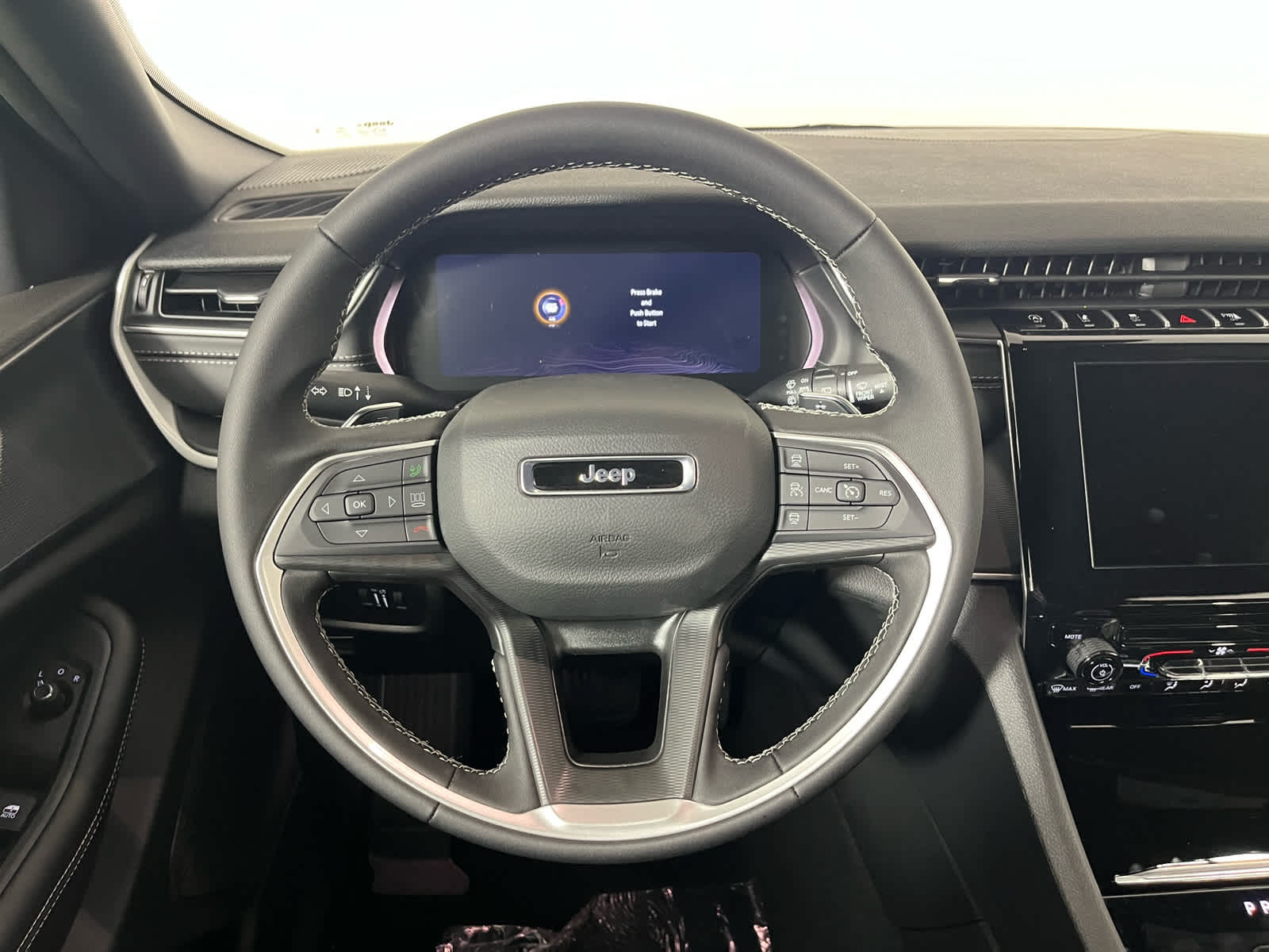 2025 Jeep Grand Cherokee GRAND CHEROKEE LAREDO X 4X2