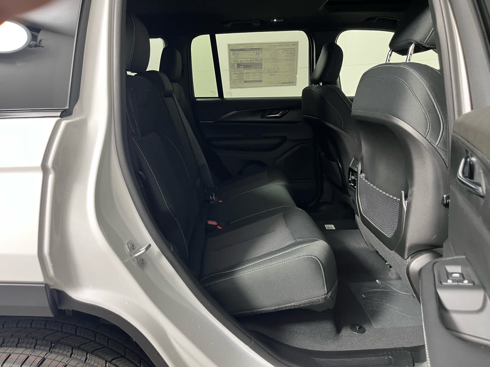 2025 Jeep Grand Cherokee GRAND CHEROKEE LAREDO X 4X2