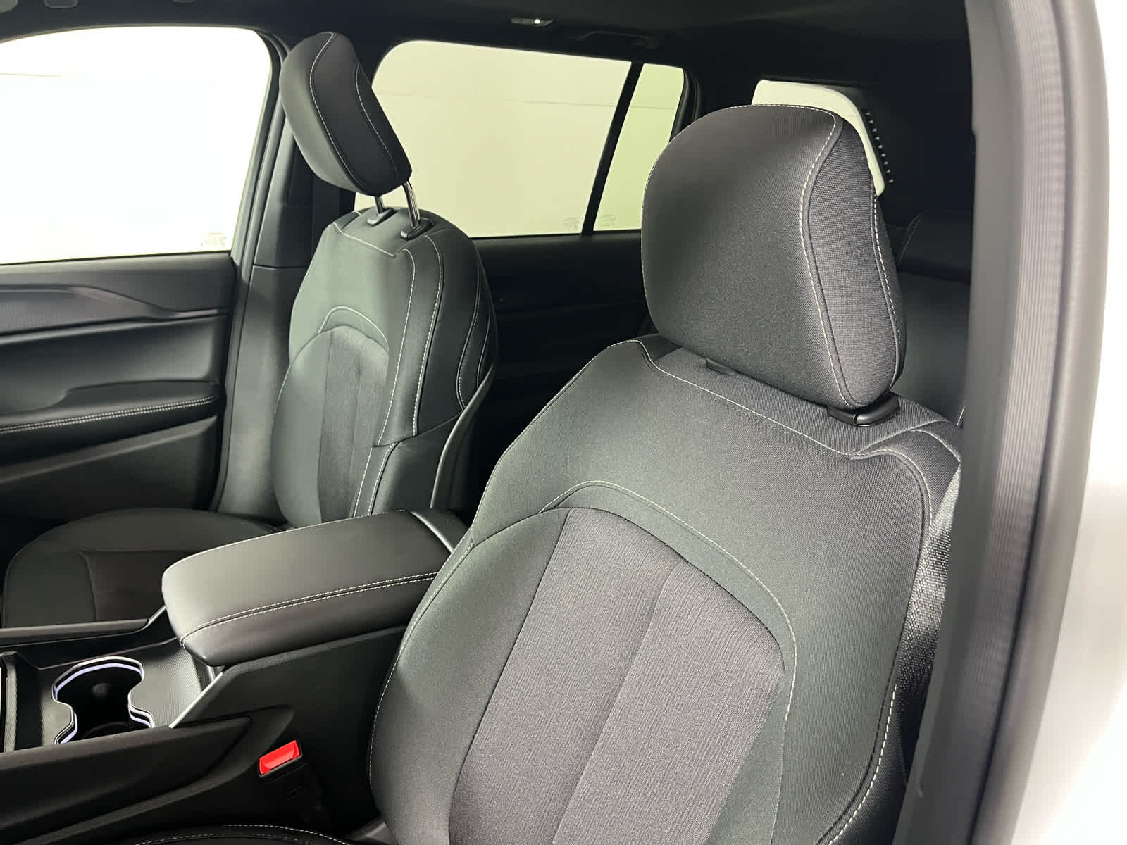 2025 Jeep Grand Cherokee GRAND CHEROKEE LAREDO X 4X2