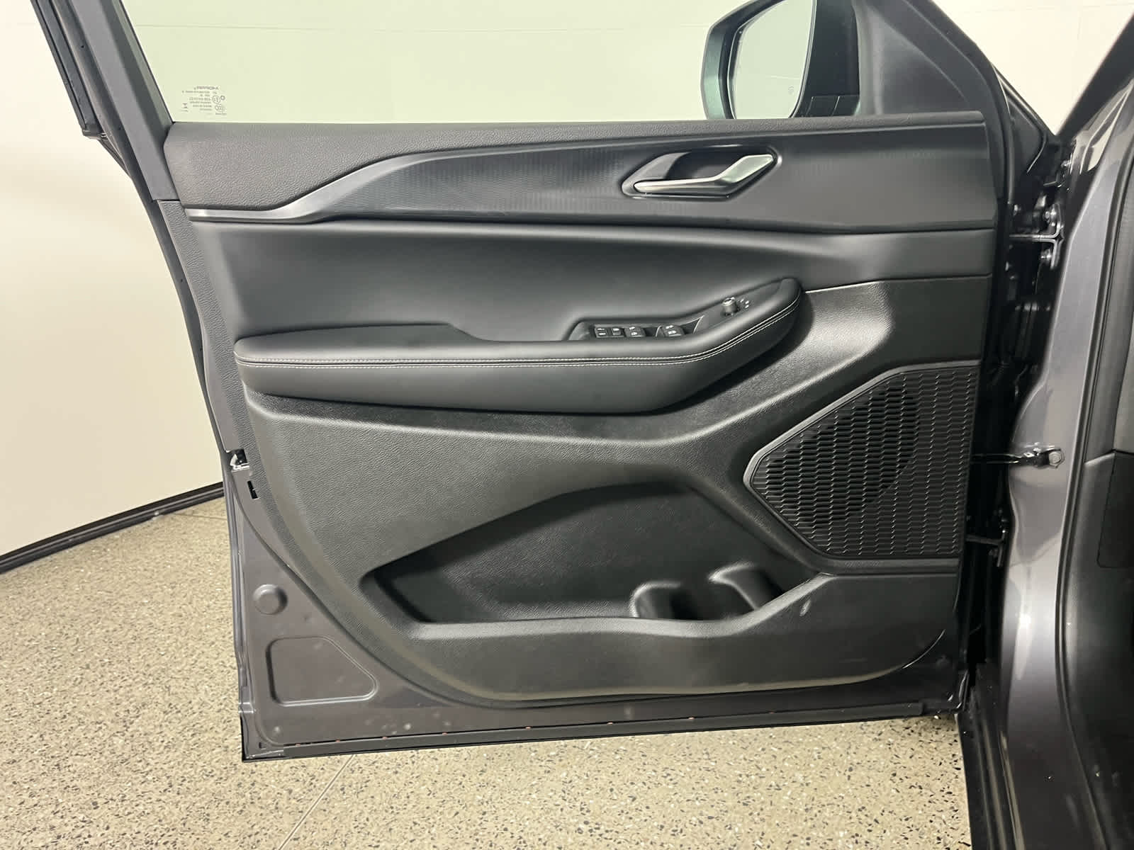 2025 Jeep Grand Cherokee GRAND CHEROKEE LAREDO X 4X2