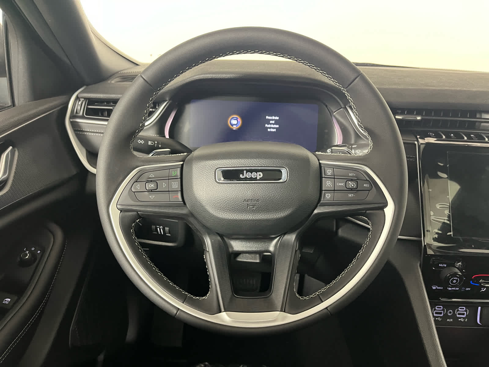 2025 Jeep Grand Cherokee GRAND CHEROKEE LAREDO X 4X2