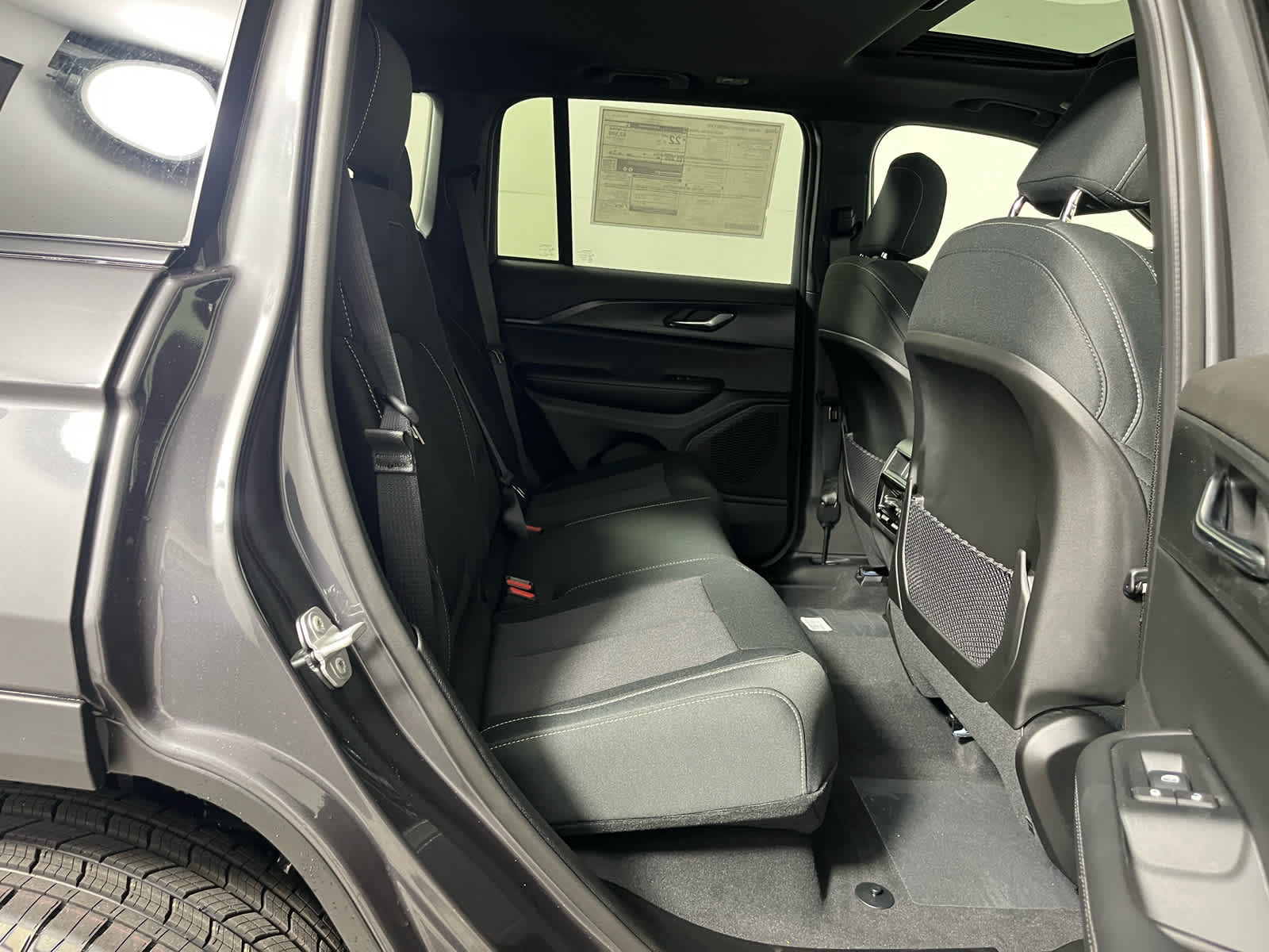 2025 Jeep Grand Cherokee GRAND CHEROKEE LAREDO X 4X2