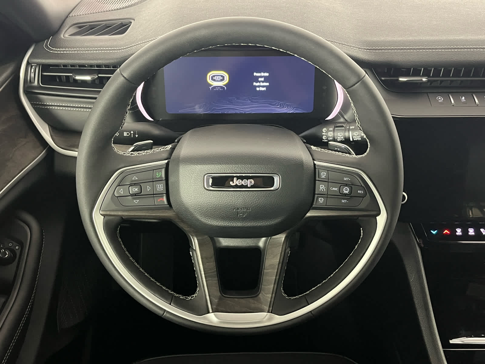 2026 Jeep Grand Cherokee Laredo Altitude