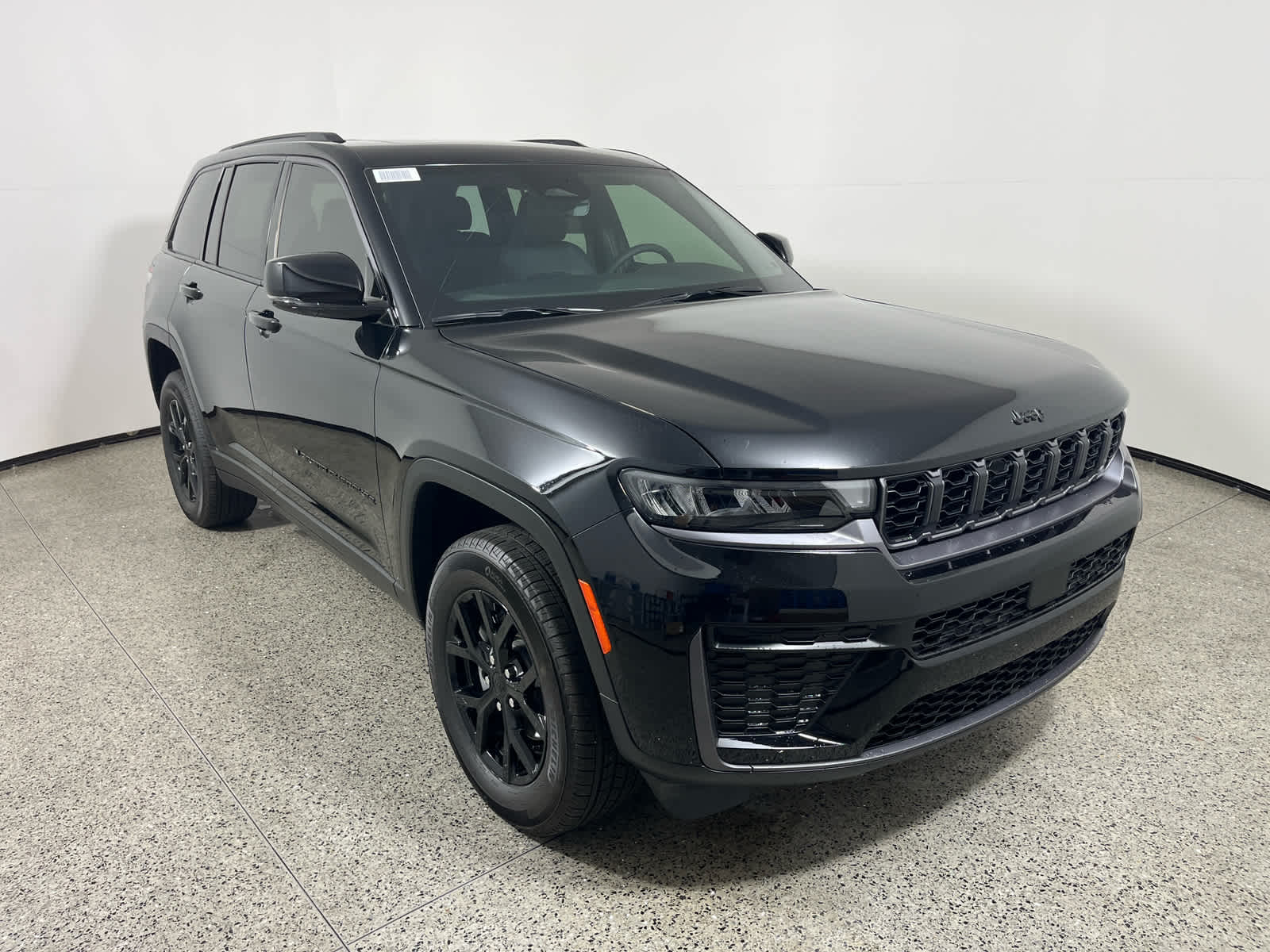 2026 Jeep Grand Cherokee Laredo Altitude