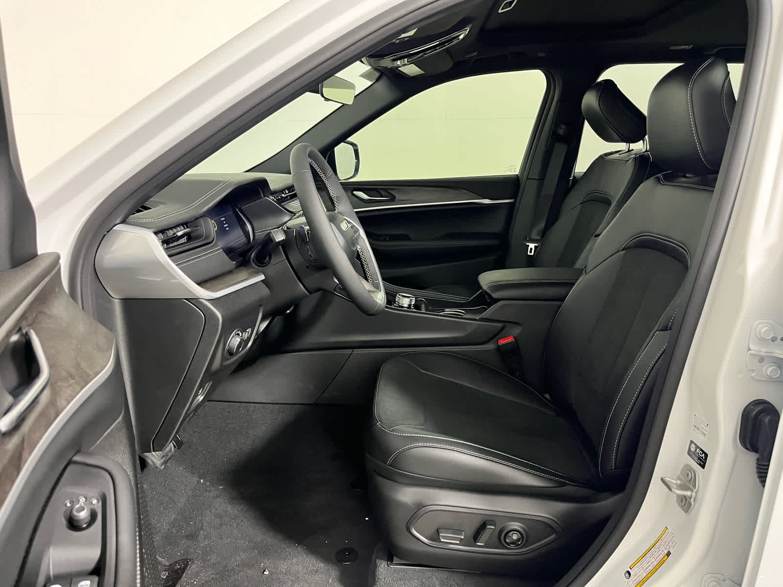 2026 Jeep Grand Cherokee GRAND CHEROKEE LAREDO ALTITUDE 4X2