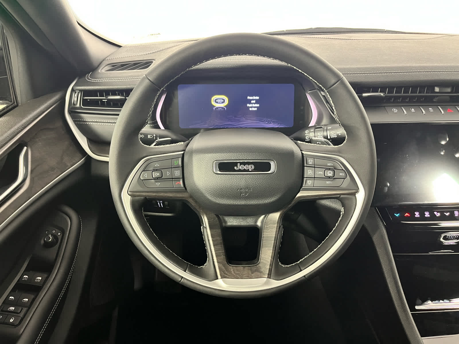 2026 Jeep Grand Cherokee GRAND CHEROKEE LAREDO ALTITUDE 4X2